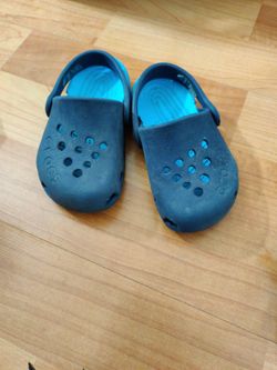 Toddler Crocs Size 6C