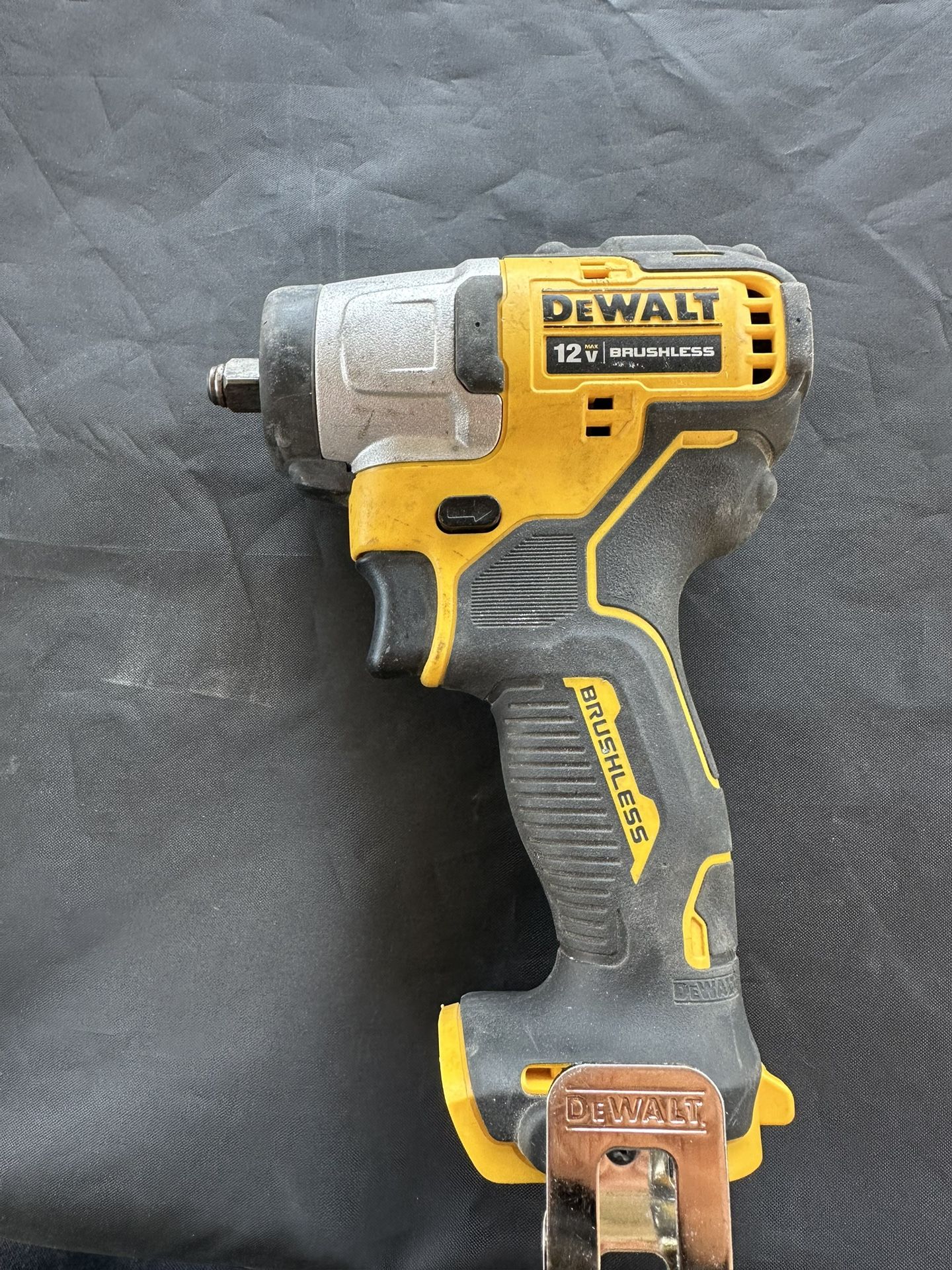 12v Dewalt DCF902 Drill