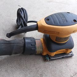 Lijadora DEWALT 