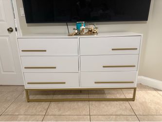 Dresser and two night stands