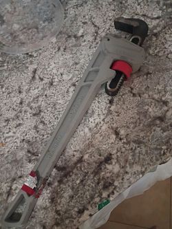 18" Husky pipe wrench