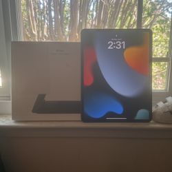 iPad Pro 13 With Magic Keyboard 