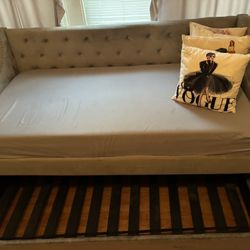 Big Lots Daybed, Twin Beds