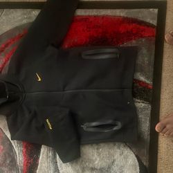Nike Tech Medium 