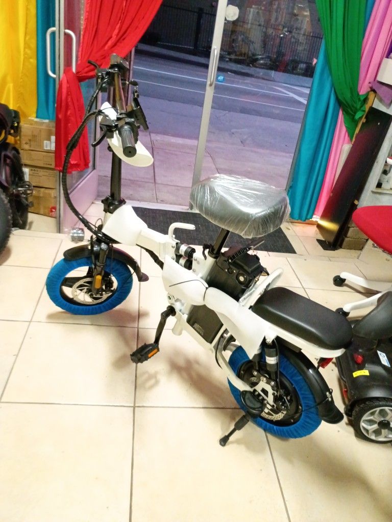 FOLDING E BIKE SPEED 25MPH-RANGE 30MILES ALARM KEY