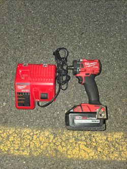 MILWAUKEE FUEL BRUSHLESS 1/2 IMPACT WRWNCH WITH HIGHOUT PUT BATTERY $200 FIRM