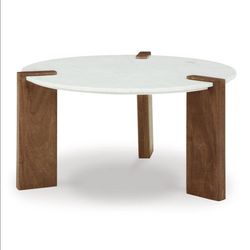 Signature design by Ashley cocktail table t652-8