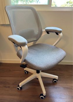 Neo Chair Mesh Office Chair with Ergonomic Cushions