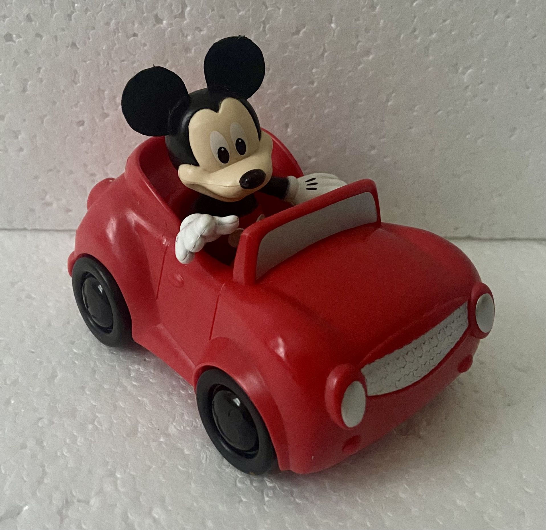 Disney Junior Mickey Mouse Daily Driver Vehicle Car Poseable Action Figure