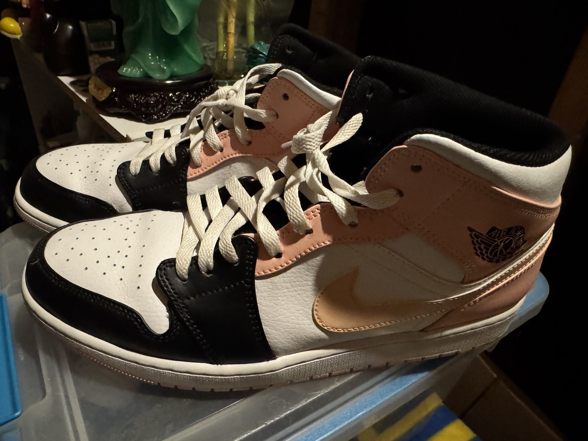 Size 13. Jordan 1 Mid Crimson Tint