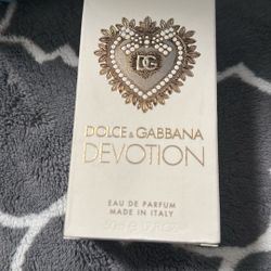 1.7 Dolce Gabbana 