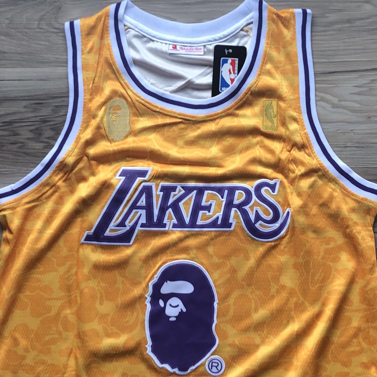 BRAND NEW! 🔥 LeBron James #23 Los Angeles Lakers BAPE Jersey + SIZE MEDIUM + SHIPS OUT TODAY! 📦💨