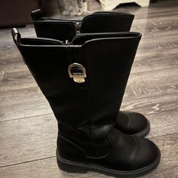 Women’s boots size 5–5 1/2