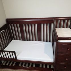✨ Convertible Crib + Changing Table + Storage – Excellent Condition ✨