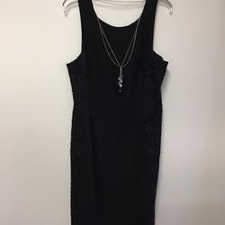 Women’s BANANA REPUBLIC Rayon/wool Black sleeveless Lined  dress with detachable necklace