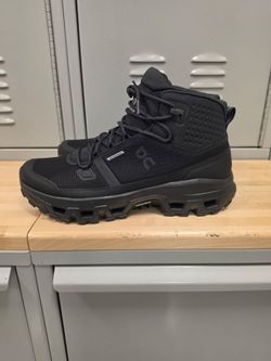 Cloudrock Mid Size 12