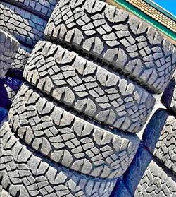 275 70 18 Goodyear tires Con 80% de Vida Las 4