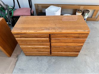 Free Oak 6 Drawer Dresser