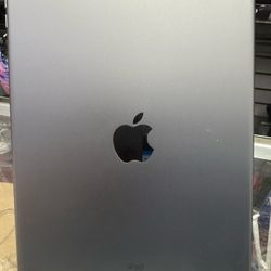 Apple 🍎 Ipad 8th Generation 32gigs $129. 🍎 9th Generation 64gigs $199 PICK UP TODAY 