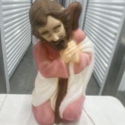 VINTAGE GENERAL FOAM PLASTICS BLOW MOLD NATIVITY JOSEPH 28" WITH LIGHT USA. Used in good condition with some minor cosmetic blemishes. These blemishes