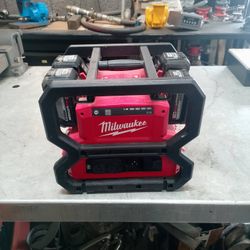 Milwaukee Power Station/ Power Inverter 