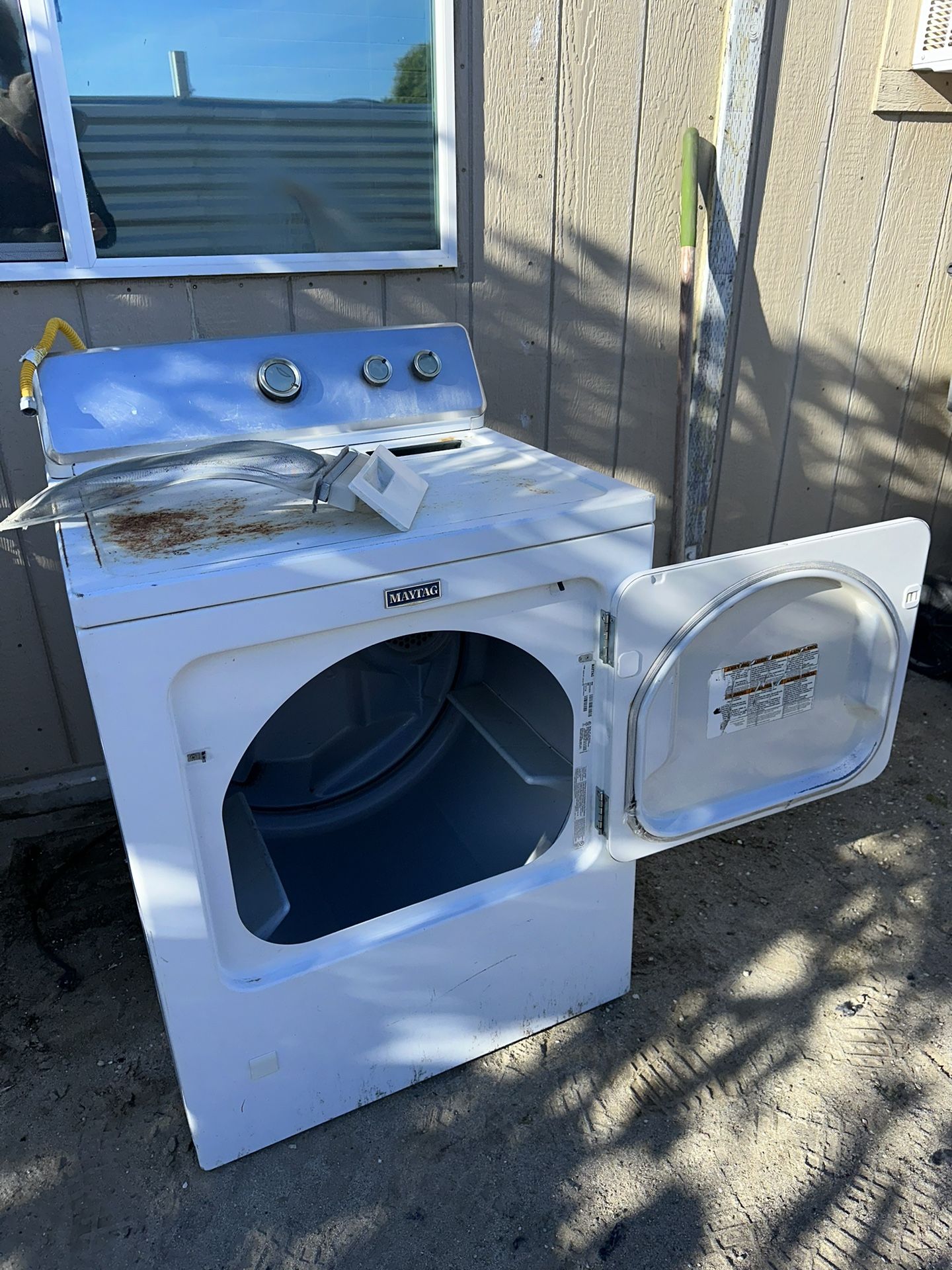 MAYTAG 7-cu ft Reversible Side Swing Door Gas Dryer (White)