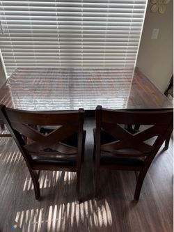 Dining room table