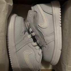 Jordan 1 Low Infant Shoes Brand New Size 4c