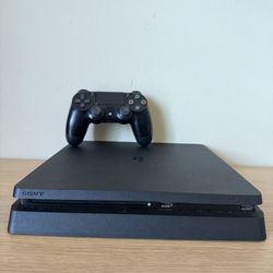 PlayStation 4 Slim