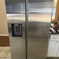 Samsung Refrigerator/ Freezer