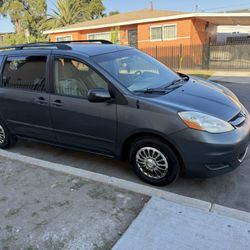 2008 Toyota Sienna