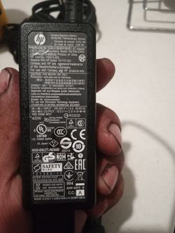 Hp Laptop Charger Adapter 19.5v. 2.3 Amp
