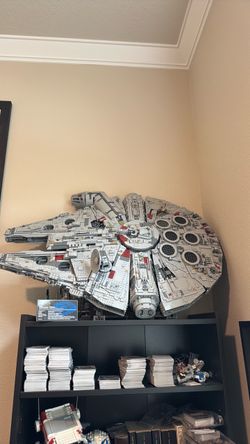 UCS Millenium Falcon