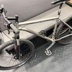 Titanium mountain bike - Size: 19 1/4 inch ( 49cm ) NO Merlin Cannondale Cervelo Colnago Trek Canyon Pinarello Giant Carbon Specialized Cinelli