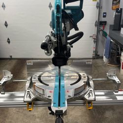 Makita 1219L 12” Sliding Compound Miter Saw 