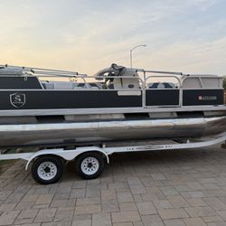 Monark Pontoon 21ft