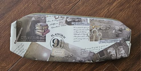 Harry Potter-themed pencil case features a "Platform 9 3/4" design.
