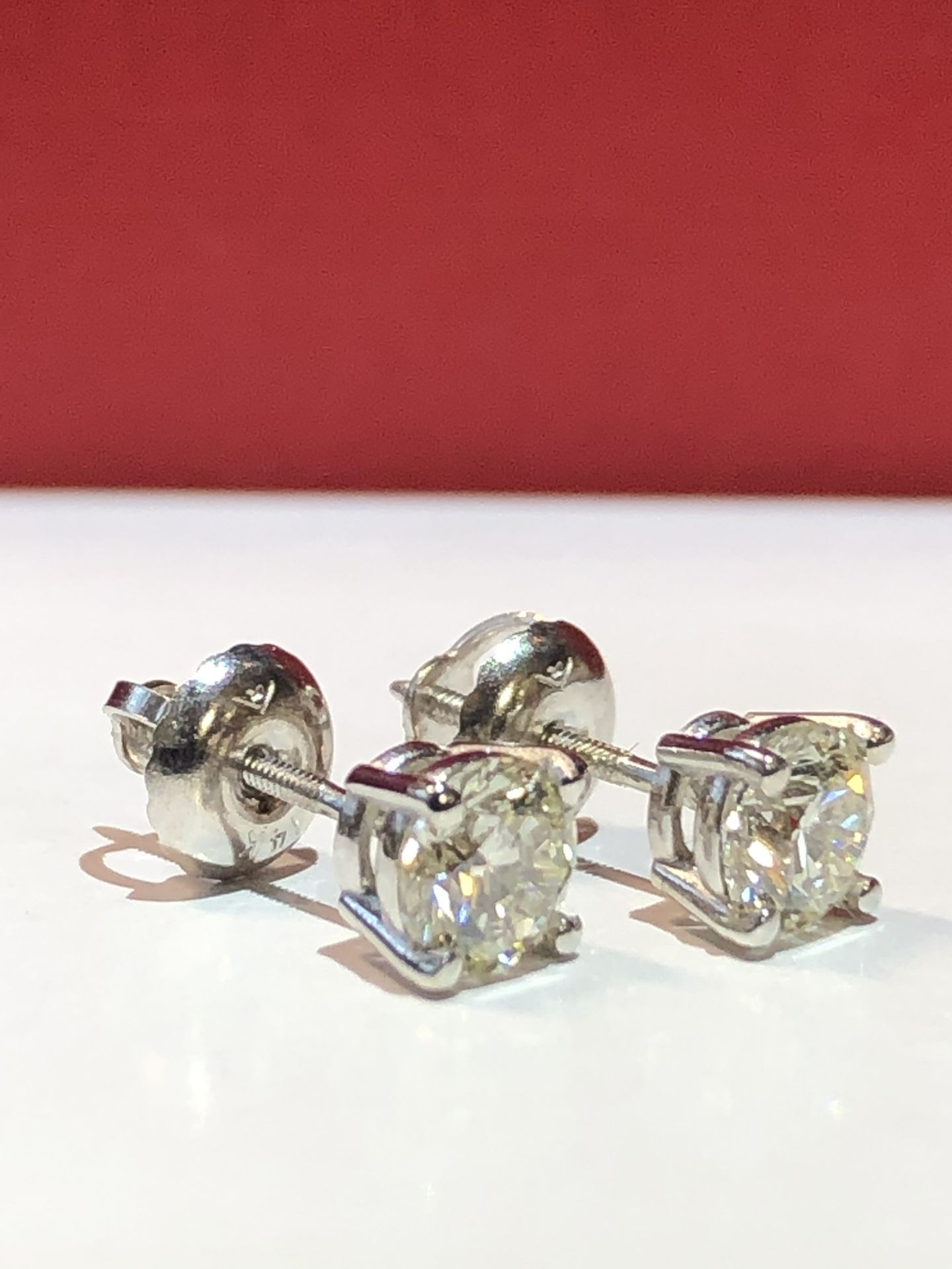 NATURAL DIAMOND Earring Studs