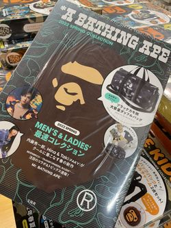 A BATHING APE 2022 SPRING COLLECTION MAGAZINE MOOK w/Duffle Bag
