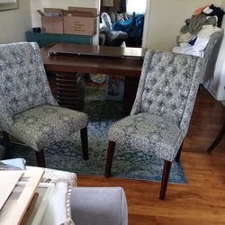 $400 Dining Table and 6 chairs