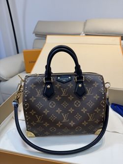 Ladies' classic handbag