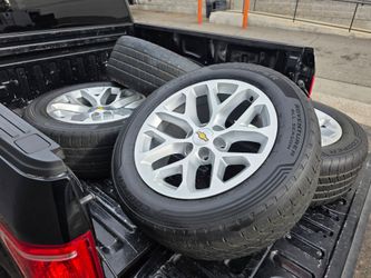 20" CHEVY Snowflakes w/ used 275-55R20