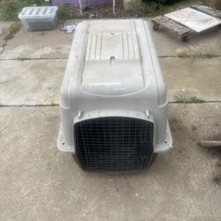 Medium Size Pet Carrier /kennel!