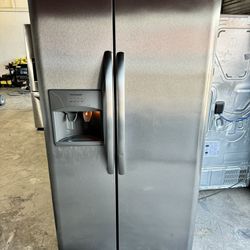 Frigidaire Refrigerator Stainless Steel 36 "width 