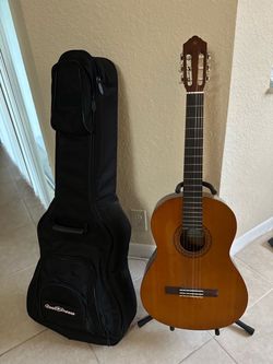 Yamaha C40 Nylon String Guitar w/travel case