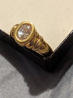 Fashion Ring With Inset Stone Size 7