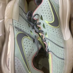 GT Nike GT cut 3’s  Easter’s 