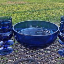 Set of 8- VTG 1960's Indiana Tiara Kings Crown Thumbprint Imperial Blue Cobalt Glasses and  Serving Bowl...asking $50.00