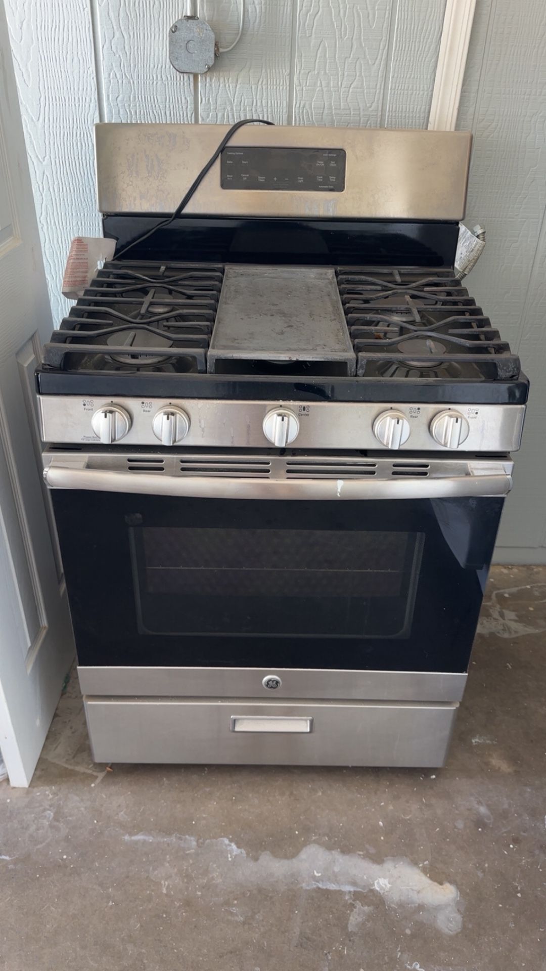 Stove/NEW microwave