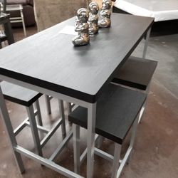 Black Counter height Table With 4 Stools 